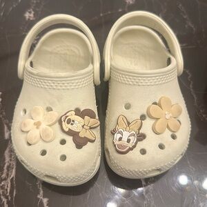Toddler crocs with charms